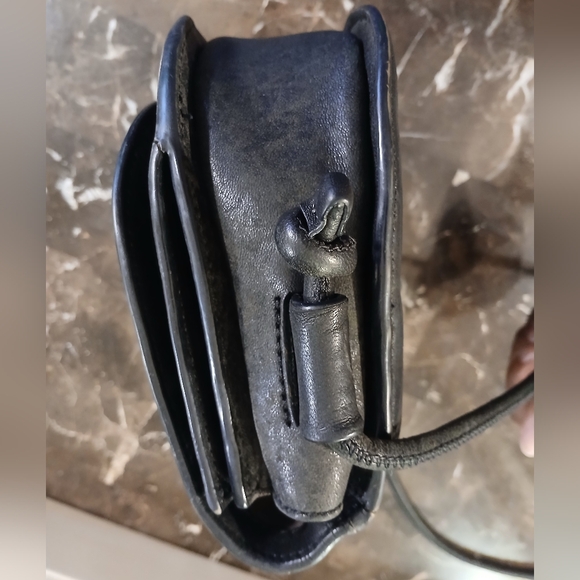 Vince Camuto Crossbody/Gold Hangtag - Picture 11 of 14